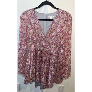 Beautiful jumper with flowers.